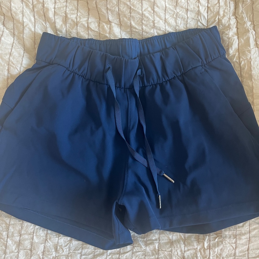 Lululemon On The Fly Short *2.5" Blue - Picture 2 of 6